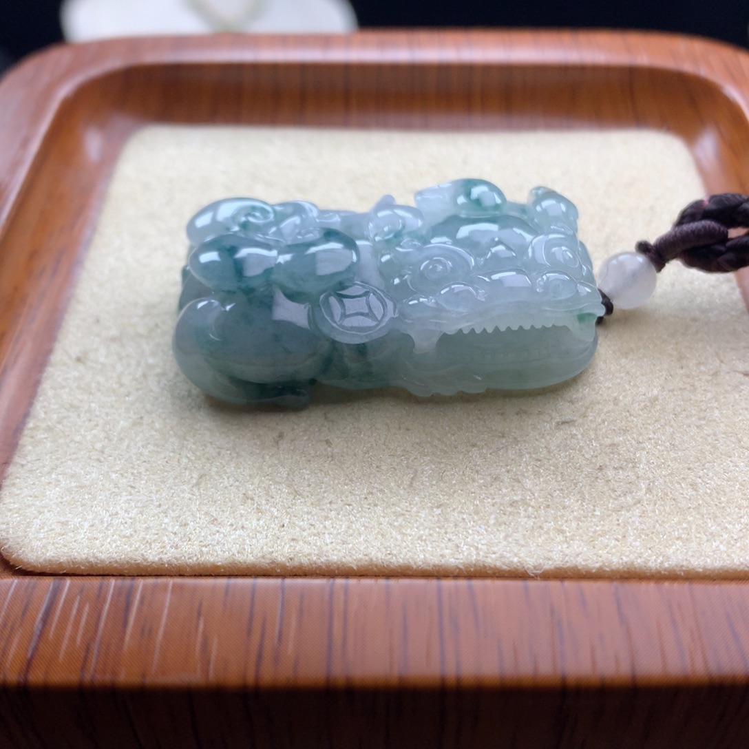 翡翠未镶嵌颈饰翡翠9