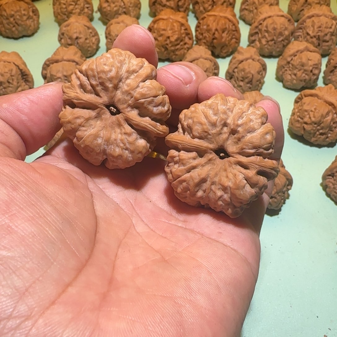 文玩核桃吊坠小****我蛤蟆头核桃 39 三角