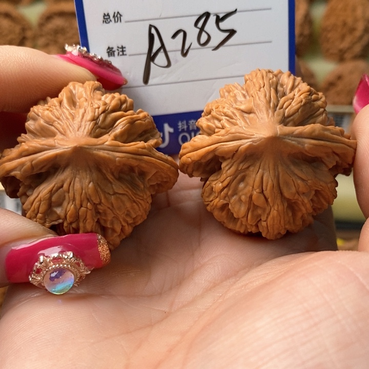 桃核吊坠粗筋虎粗筋虎