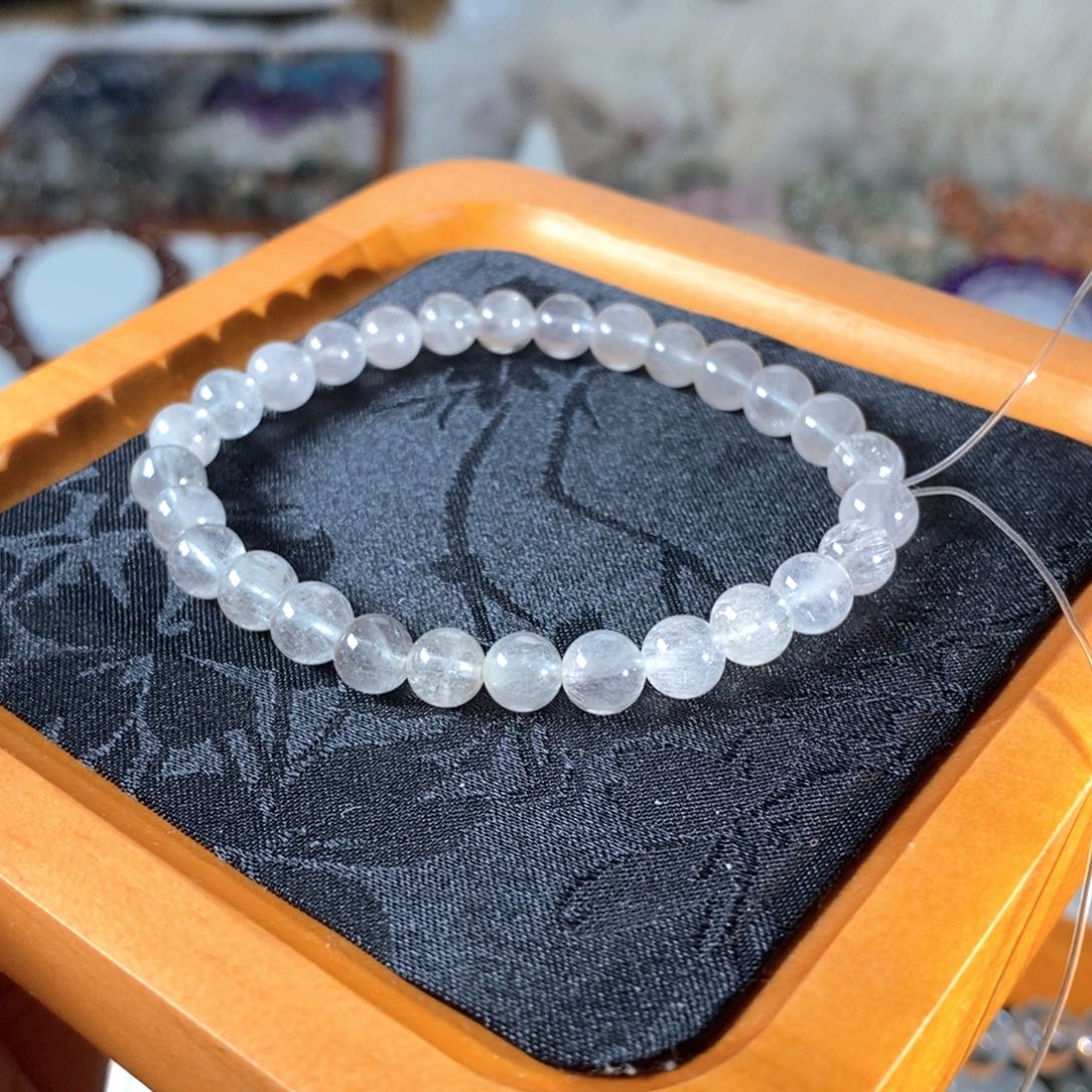 【闪购商品】水晶手链未镶嵌白兔毛6.7mm