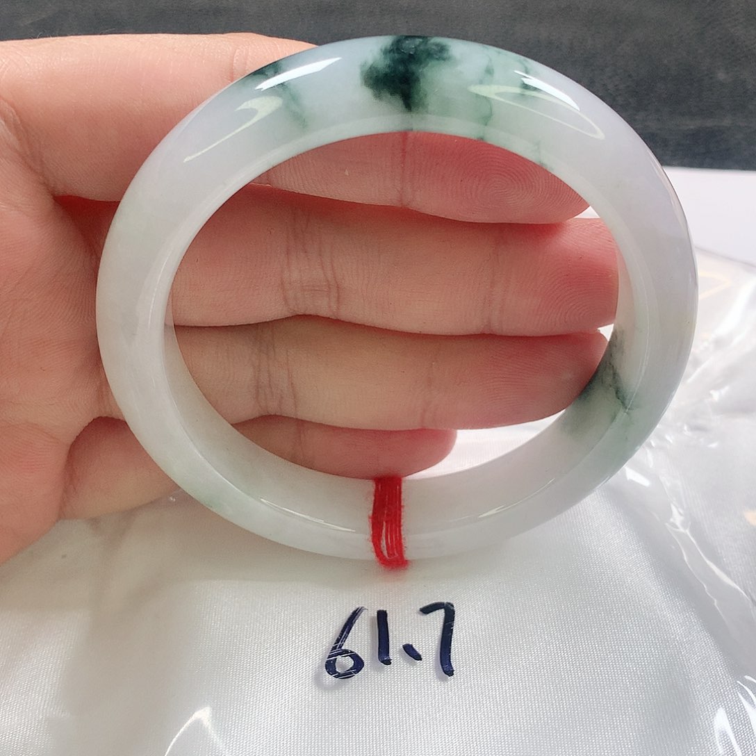 未镶嵌手镯翡翠61-62圈。392号