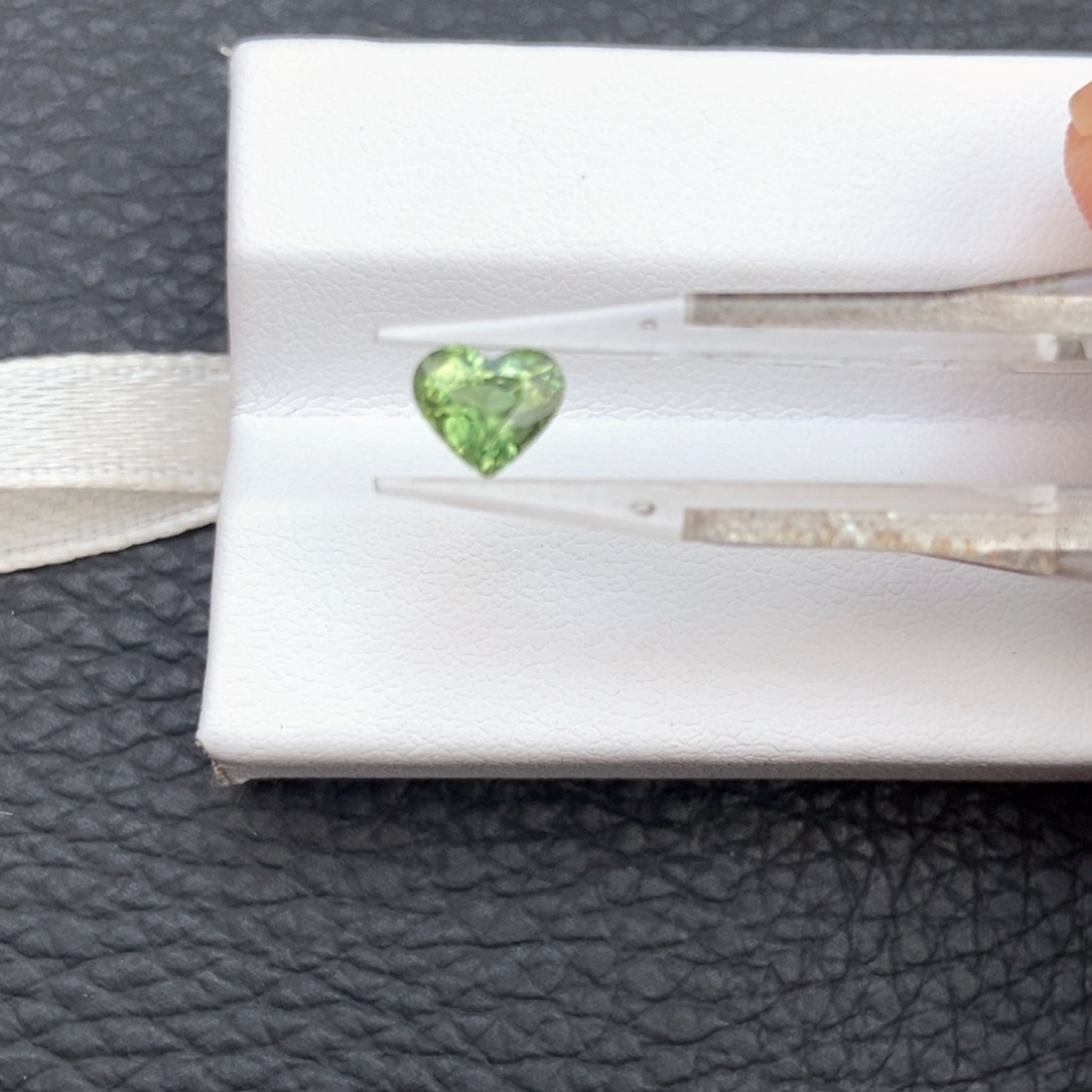 蓝宝石裸石天然蓝宝石