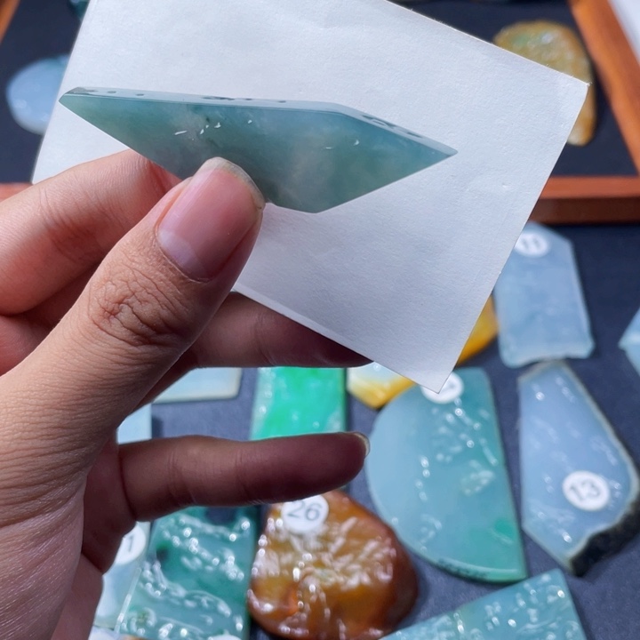 未镶嵌定制翡翠满蓝底随行料