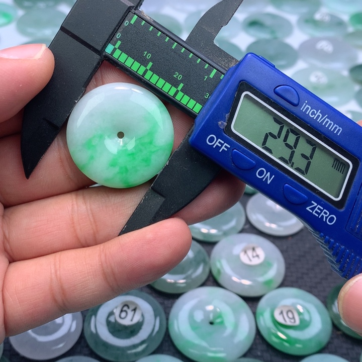 翡翠颈饰未镶嵌缅甸天然A货翡翠