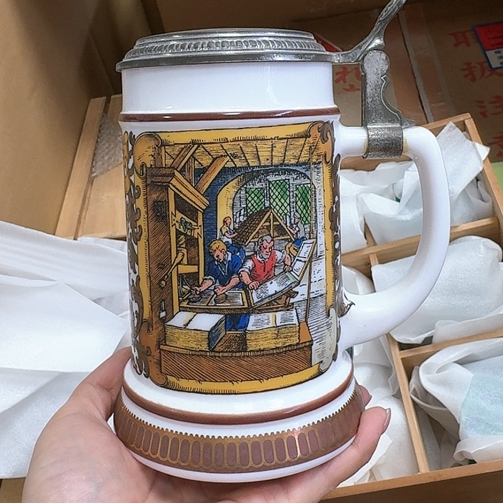 精品瓷器。            