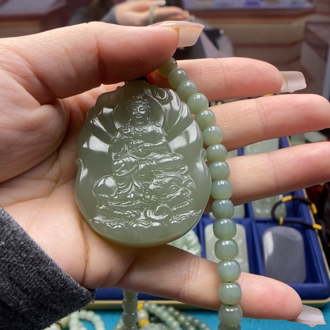 和田玉颈饰未镶嵌周****活