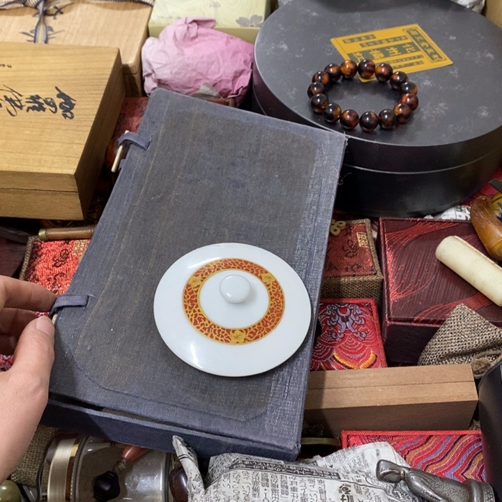 瓷片哈中古工艺品一件