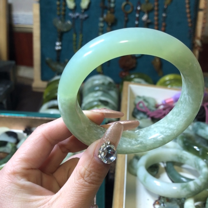 岫玉岫玉手镯未镶嵌