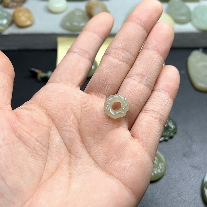 【闪购商品】和田玉未镶嵌颈饰?****?