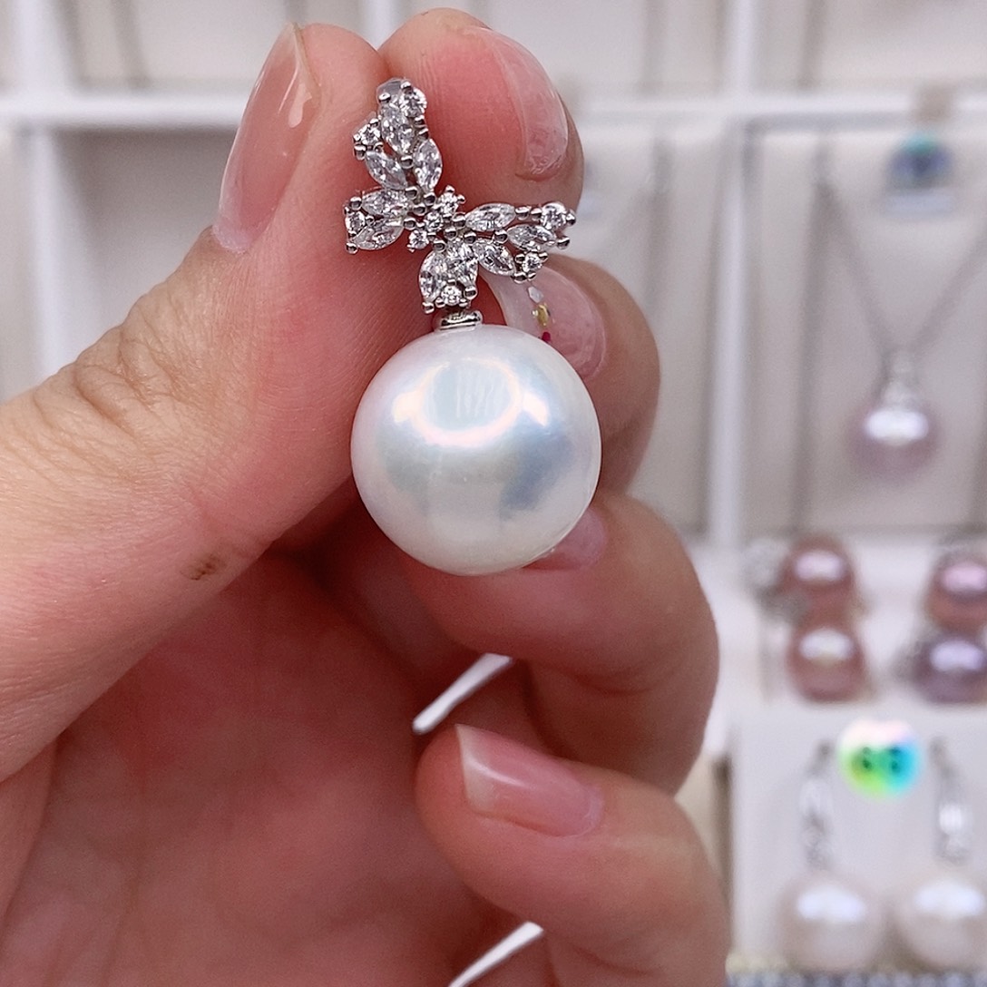 天***翼淡水珍珠银S925镶嵌吊坠(赠链)14/15mm微瑕