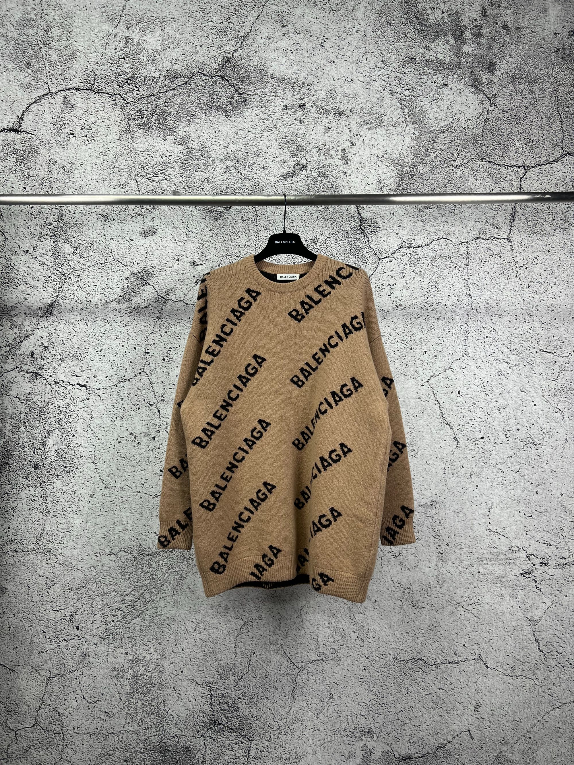 未使用 Balenciaga/巴黎世家 卡其弹幕毛衣/XS码/R0381