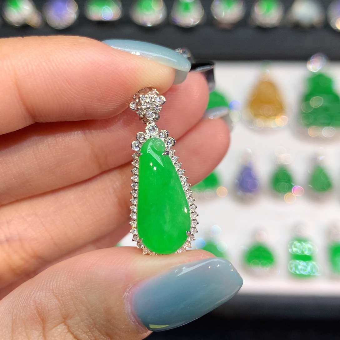 翡翠18K金镶嵌吊坠(不含链)