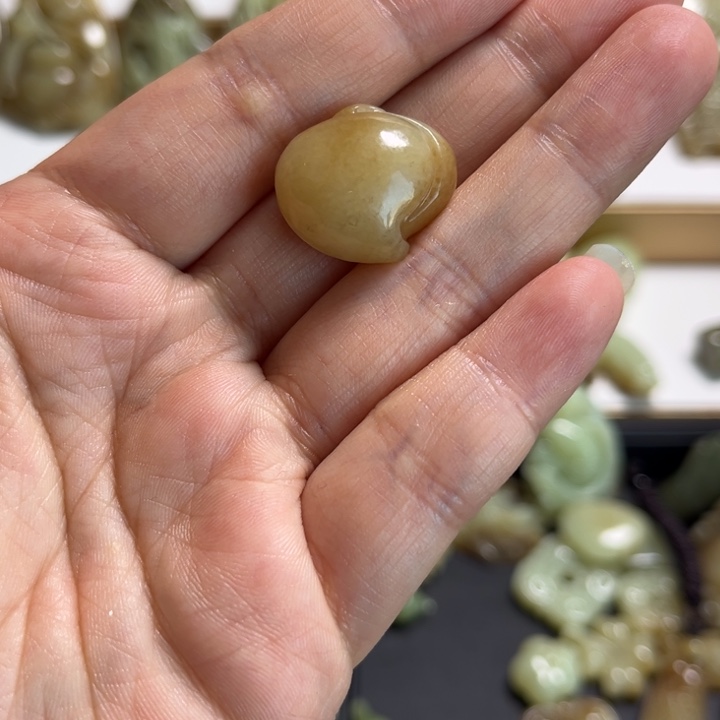 和田玉颈饰未镶嵌史*奇