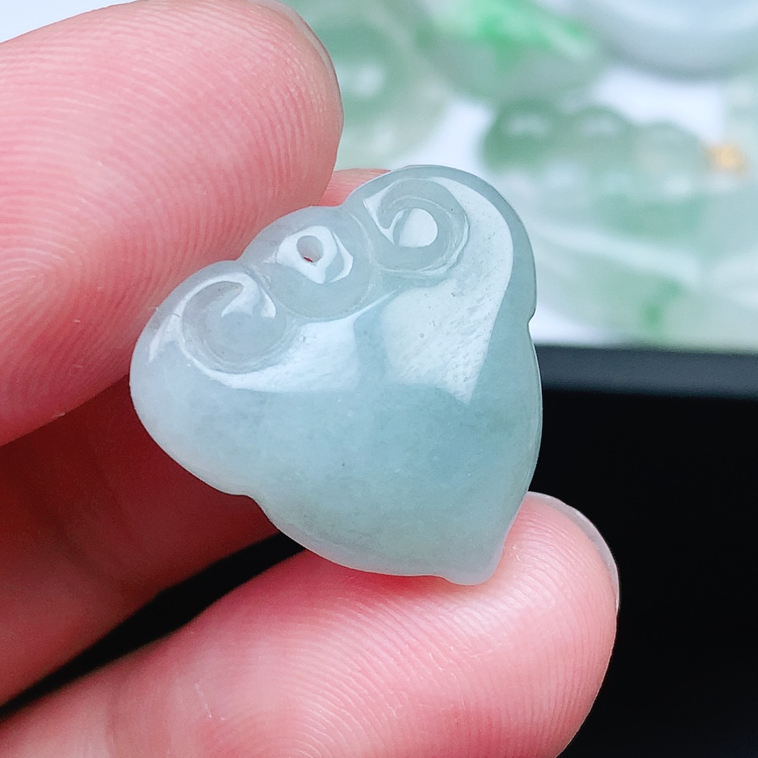 翡翠颈饰未镶嵌天然