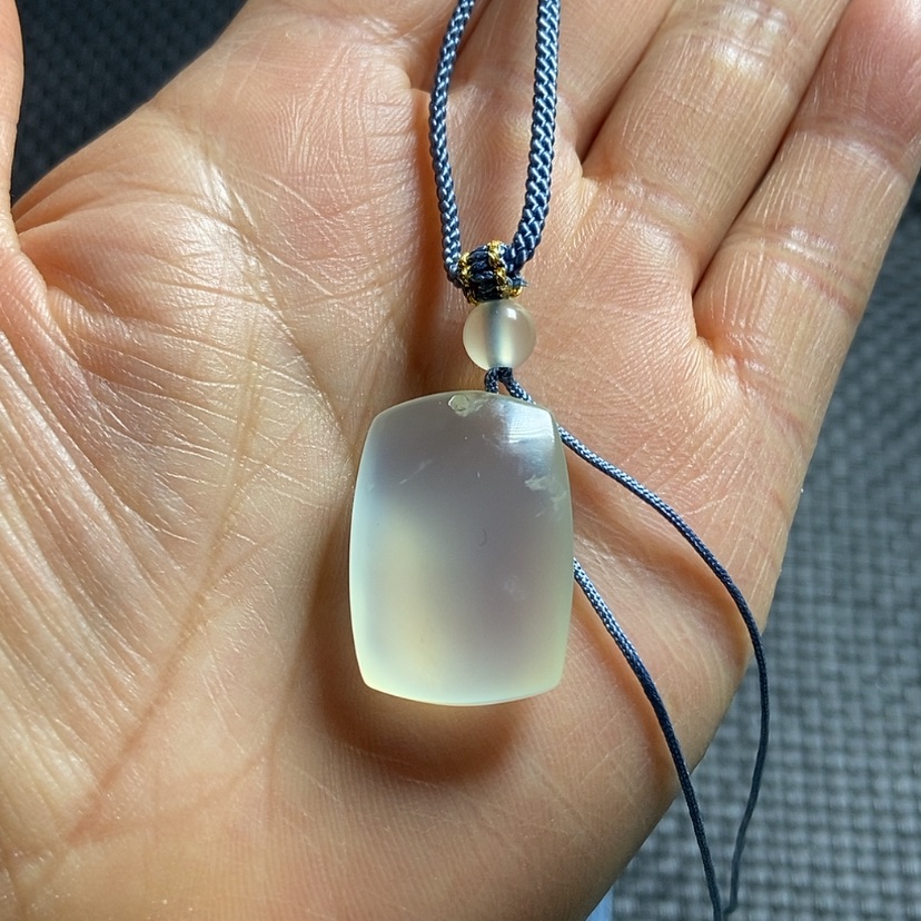 【闪购商品】蛇纹石玉未镶嵌颈饰