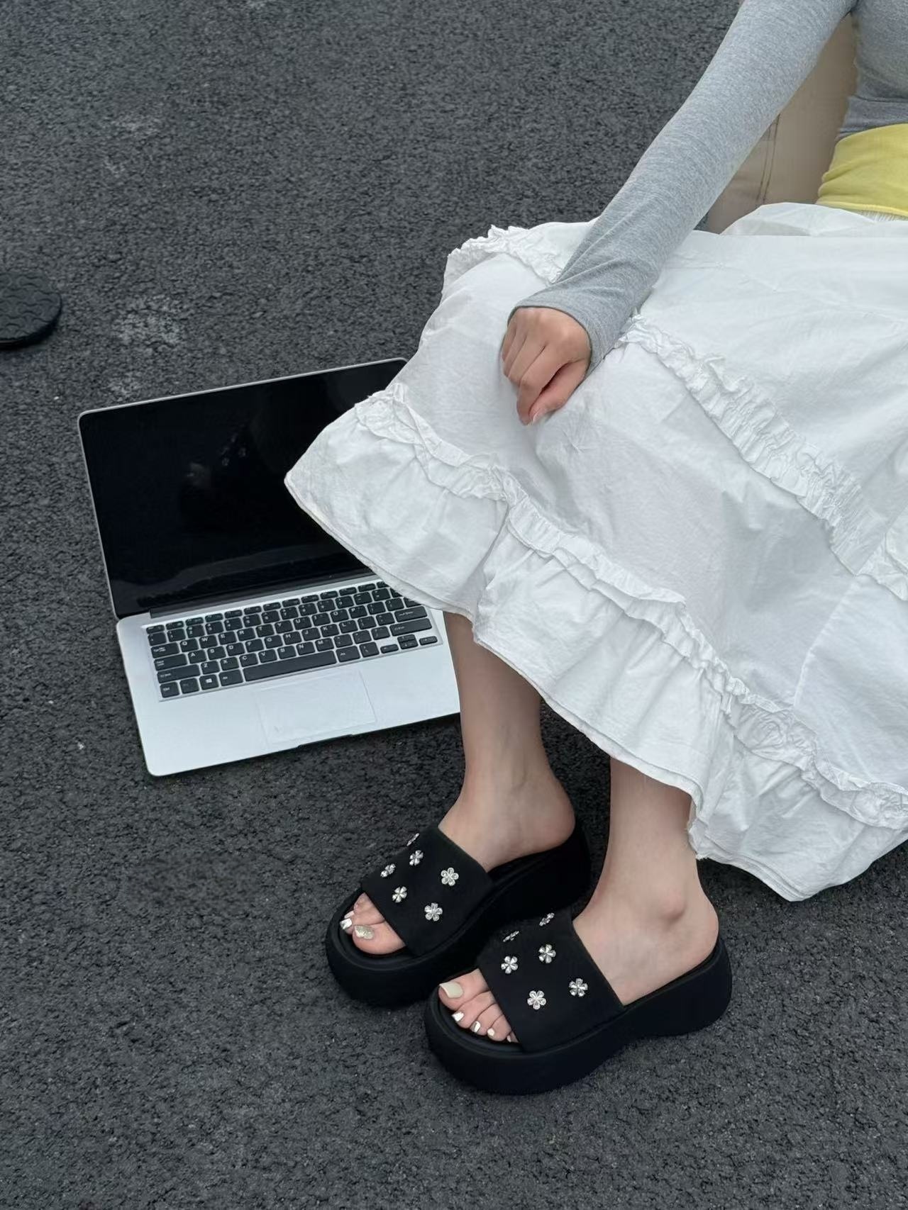 2025新款纯色厚底平跟夏季网红防滑女鞋小个子拖鞋增高鞋情侣鞋