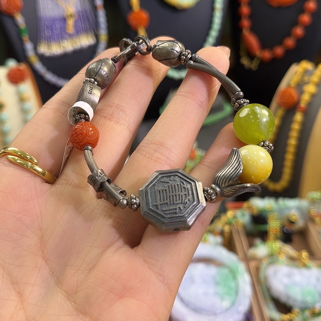 翡翠未镶嵌手链亏本清