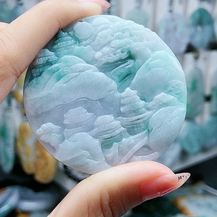 颈饰足铂镶嵌翡翠翡翠