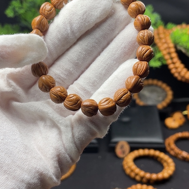 好***伤吊坠桃核秦岭龙纹桃核