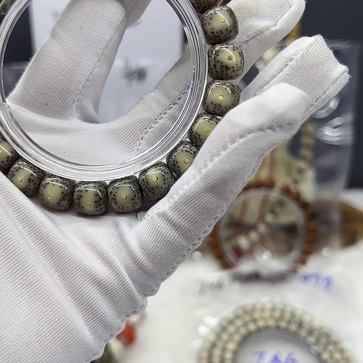 手串星月菩提海南原生态星月菩提单圈10×9绿包白