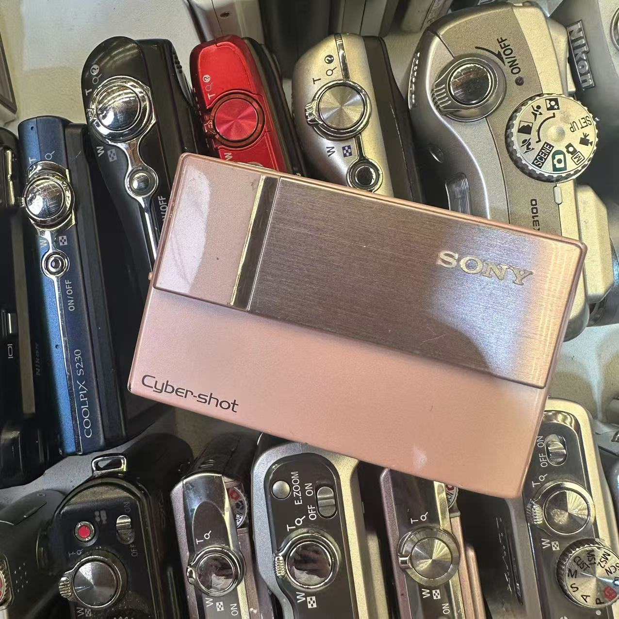 95新 Sony/索尼 索尼T10数码相机 720W像素 3倍变焦 配件齐全