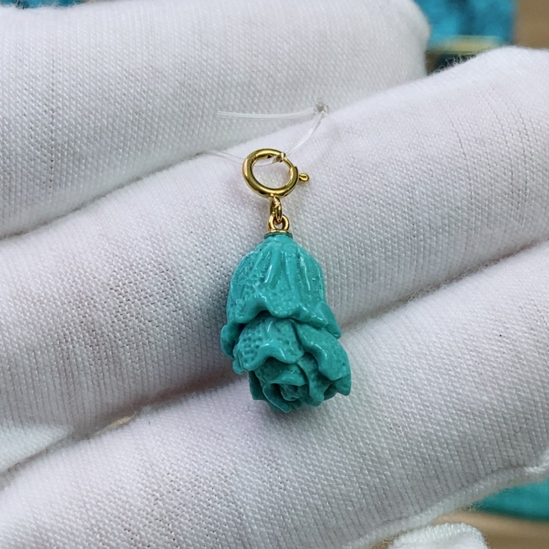 绿松石未镶嵌珠宝奇石