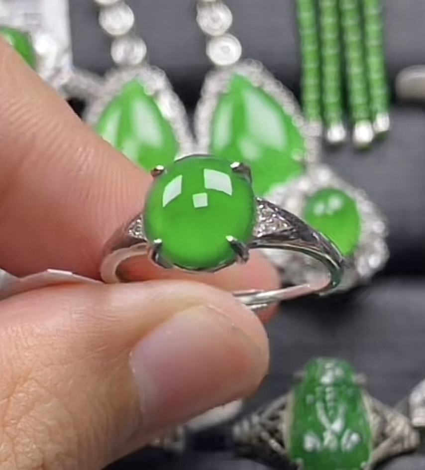 A货翡翠925银镶嵌戒指