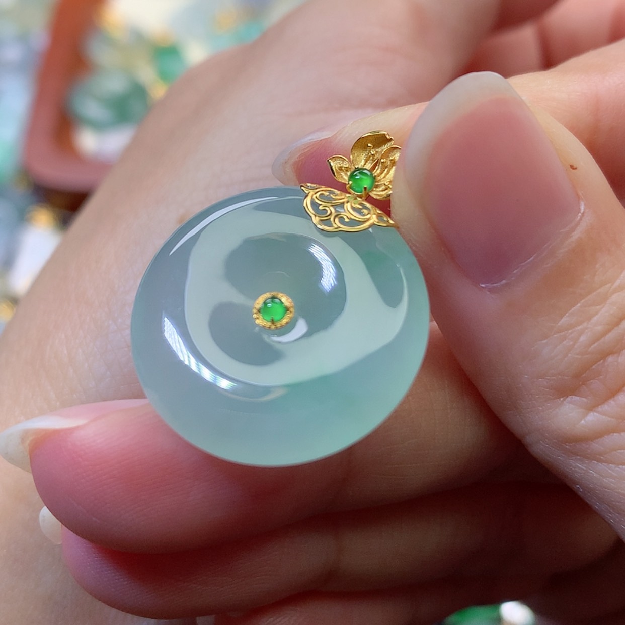 【闪购商品】吊坠(赠链)18K金镶嵌翡翠