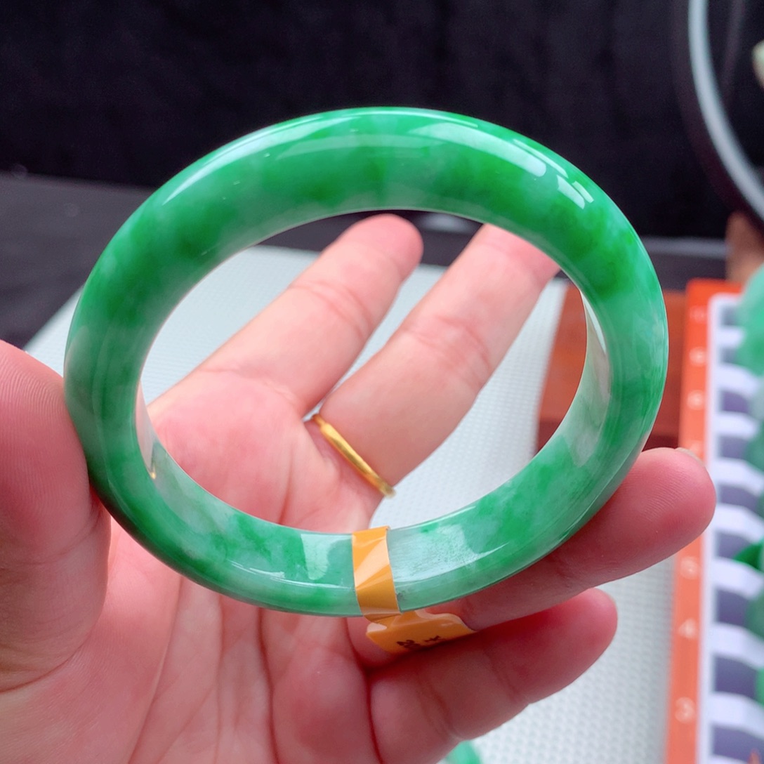 翡翠手镯未镶嵌秋*翡翠