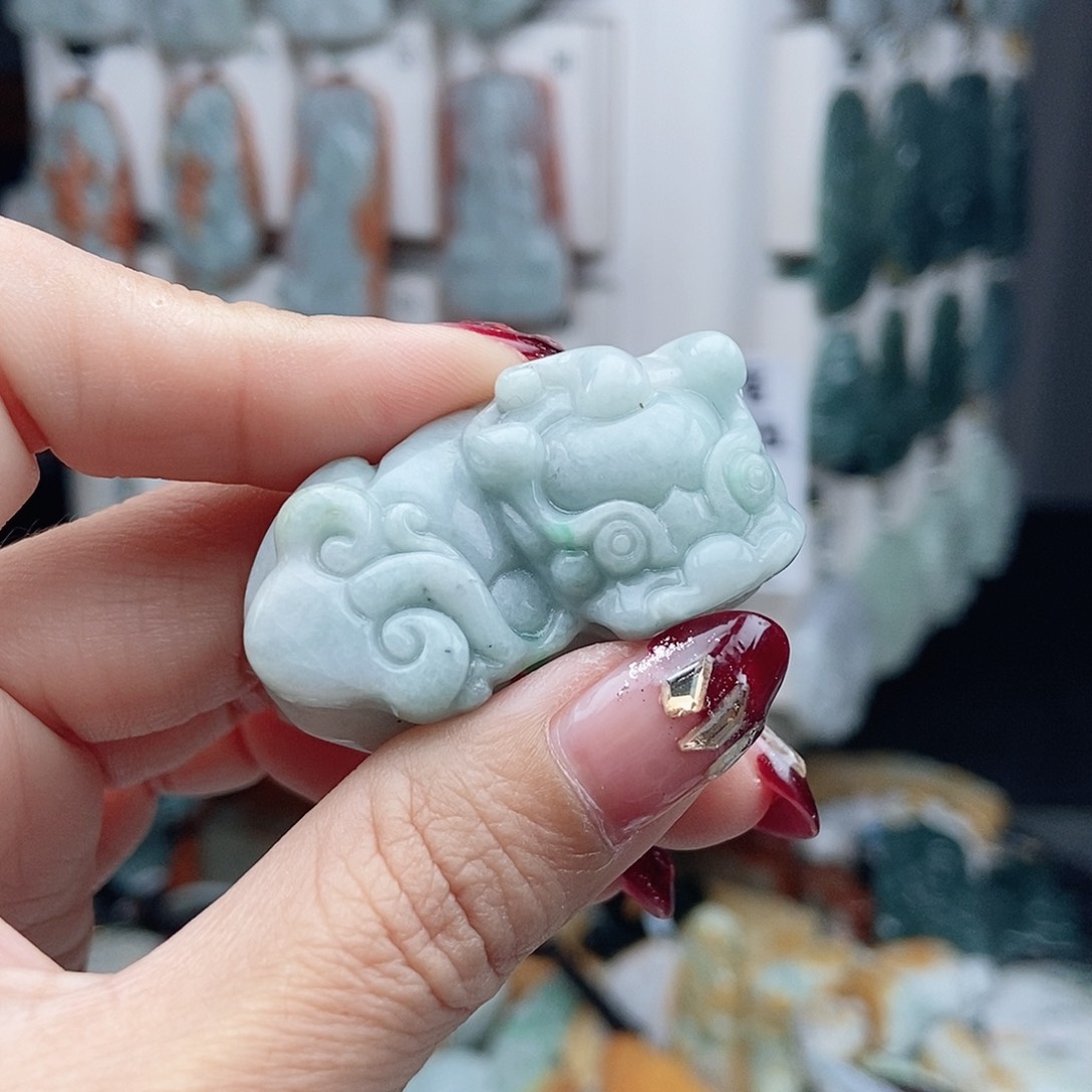 翡翠颈饰未镶嵌翡翠