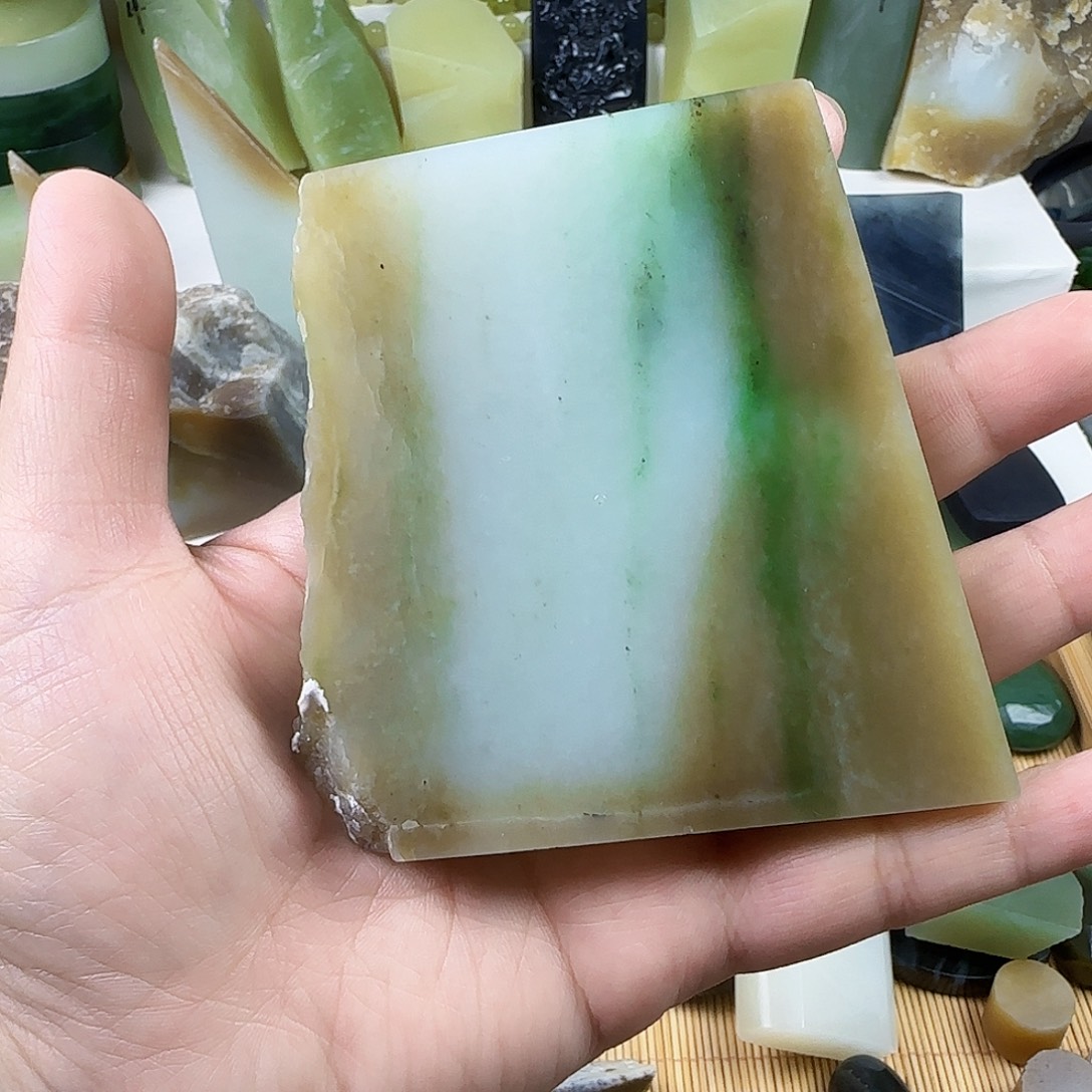 淡***…和田玉未镶嵌颈饰