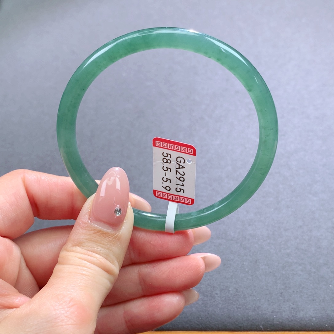 翡翠手镯未镶嵌天然翡翠手镯叮当镯