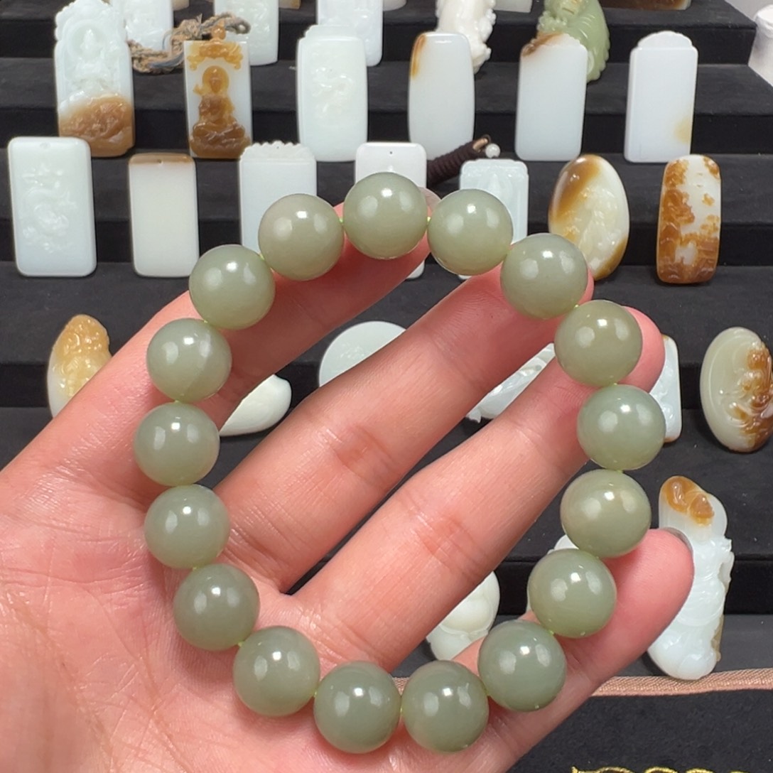 和田玉颈饰未镶嵌