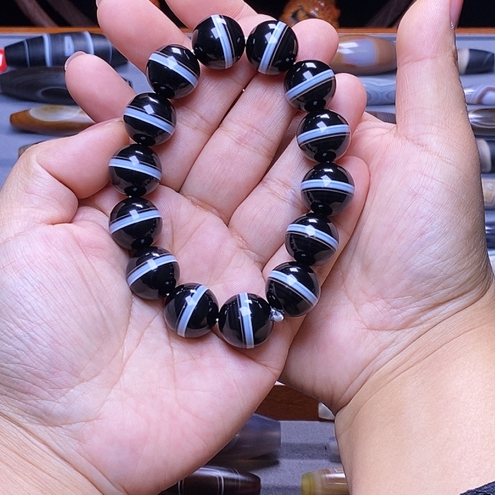 王***…玛瑙/玉髓未镶嵌颈饰