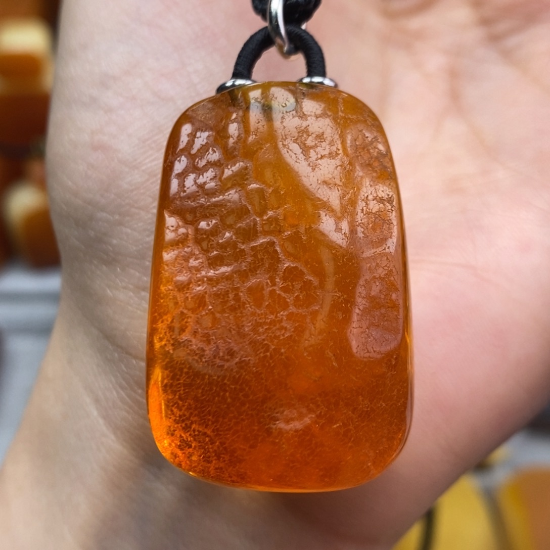 琥珀吊坠(赠链)未镶嵌