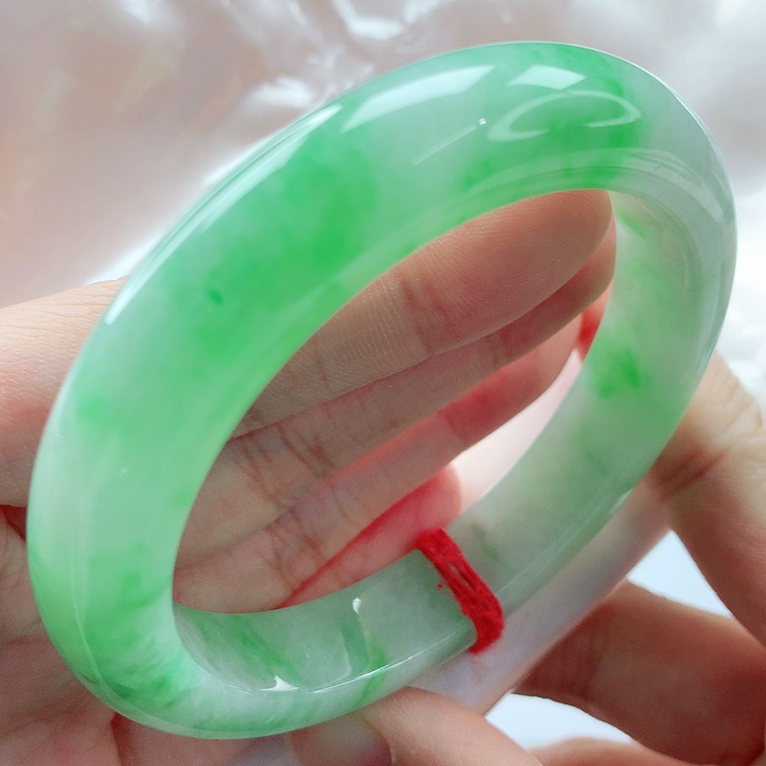 翡翠手镯未镶嵌，117