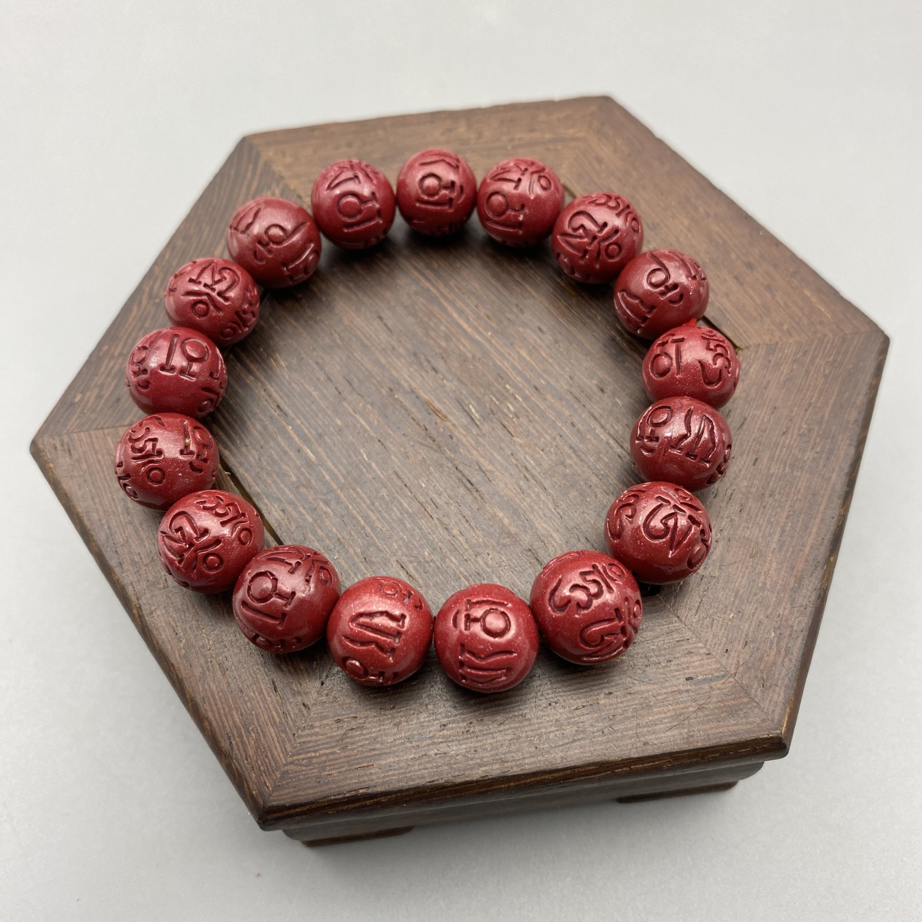 含辰砂工艺品XZ017-经典12mm六字真言手串