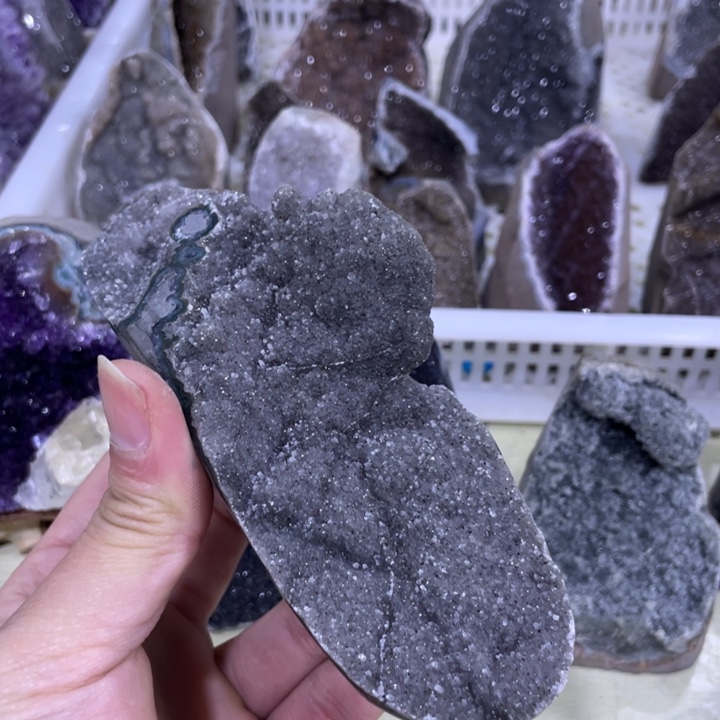 紫晶水晶摆件未镶嵌