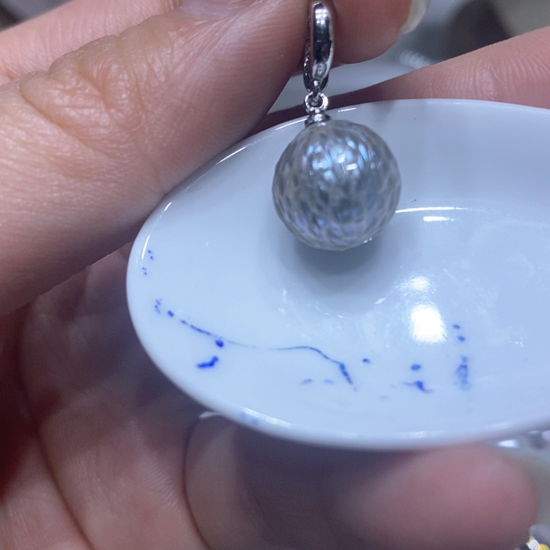 未镶嵌淡水珍珠耳钉