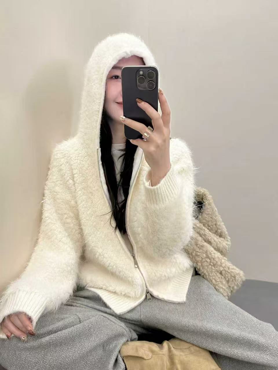 秋冬季新款白色软糯减龄洋气长袖拉链针织毛衣 