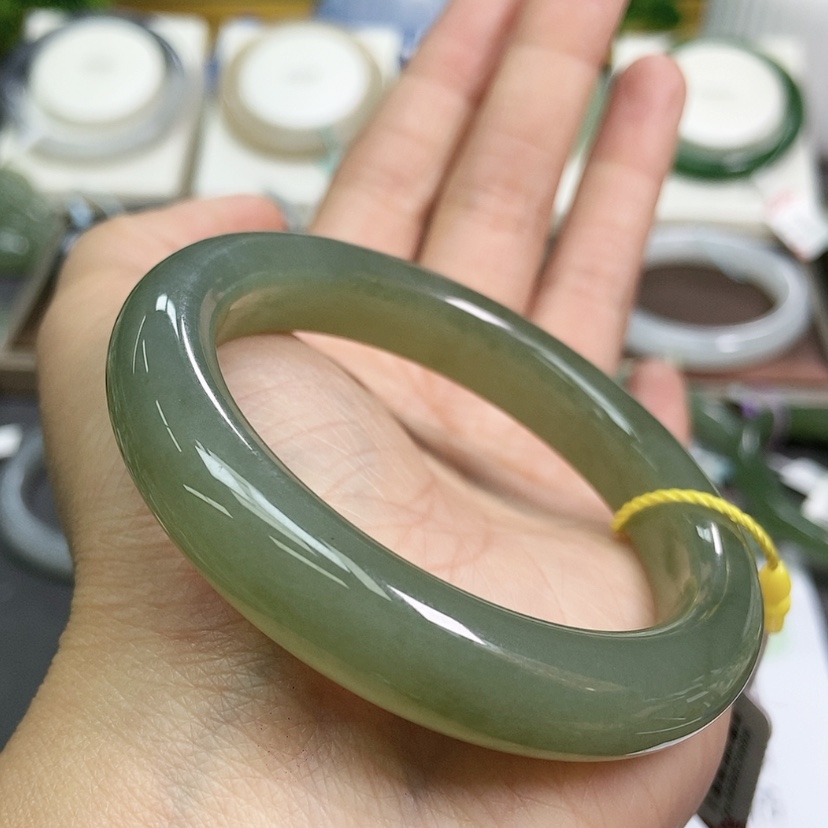 【闪购商品】和田玉手镯未镶嵌