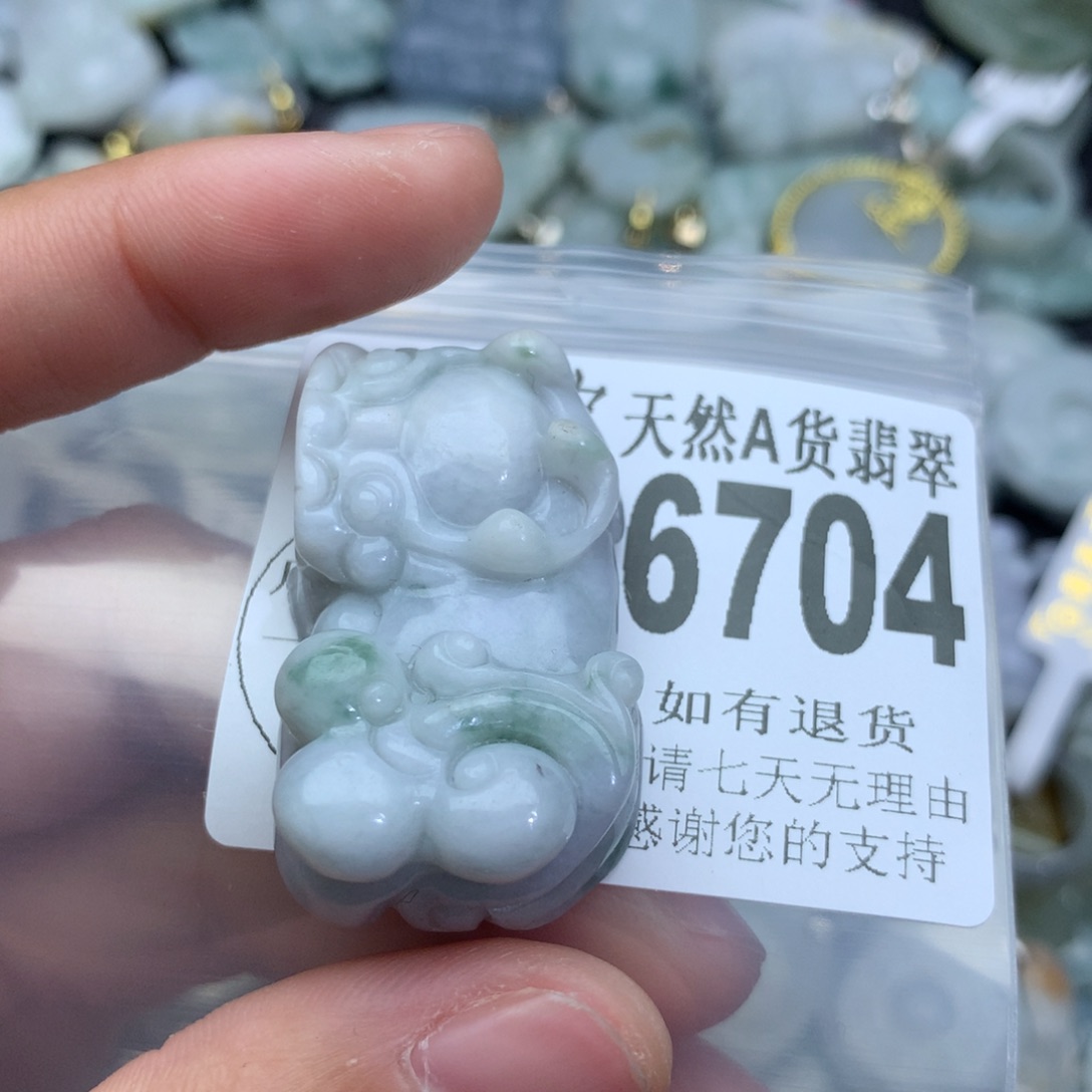 翡翠颈饰未镶嵌6704。