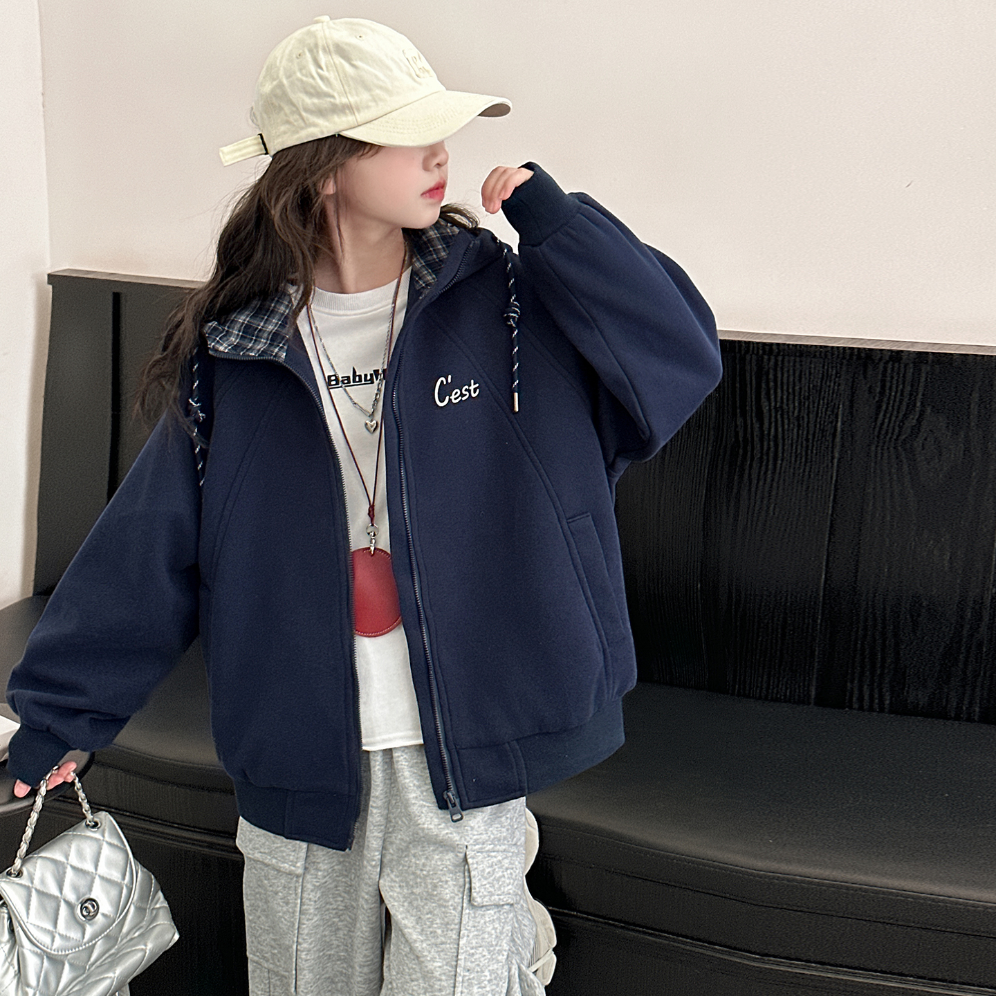 女童外套春秋2025新款洋气棒球服连帽拉链衫休闲运动百搭学生上衣