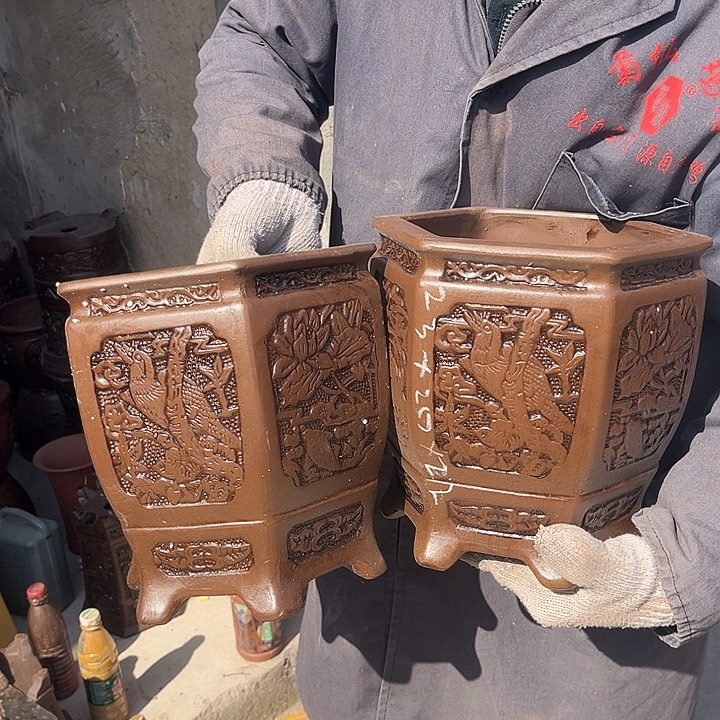 紫砂紫砂花盆和小