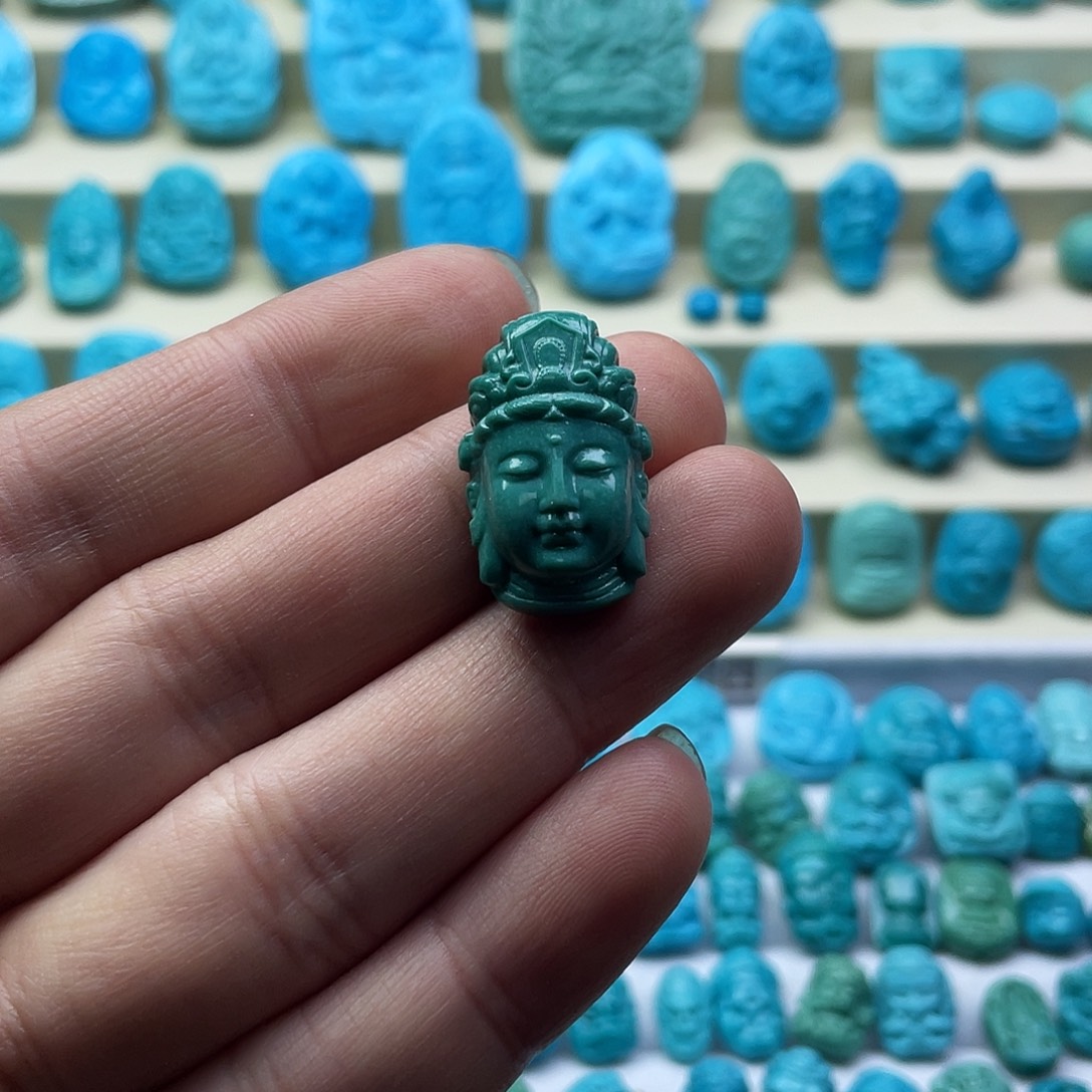 绿松石未镶嵌颈饰