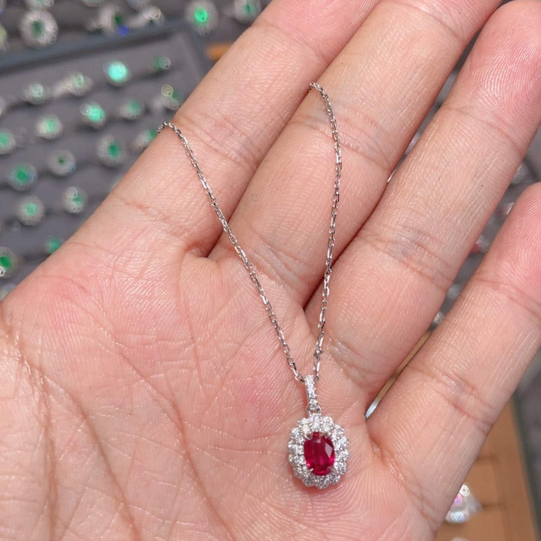 红宝石项链18K金镶嵌0.52ct 无烧鸽血