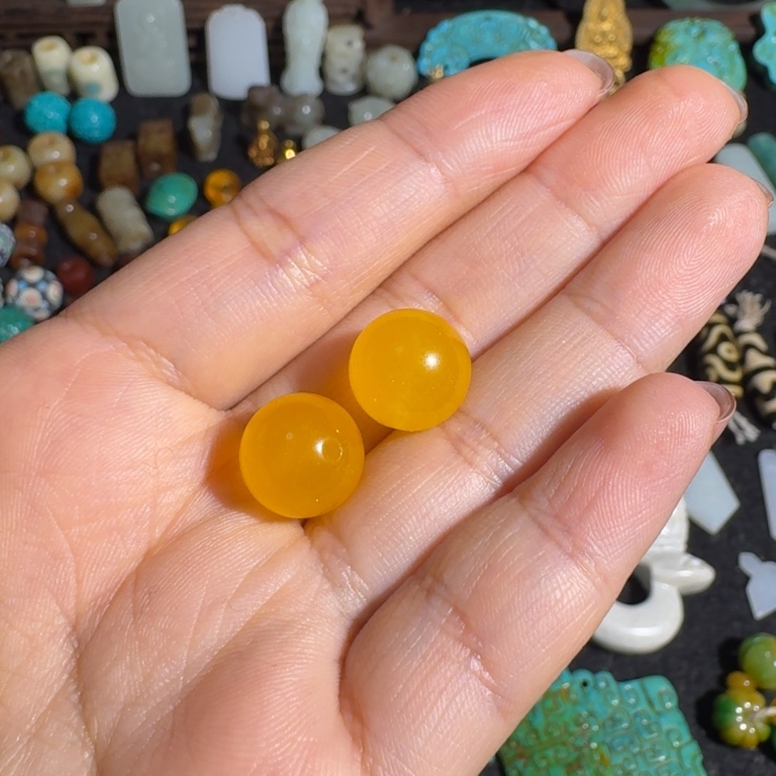 只***福翡翠未镶嵌颈饰佩戴