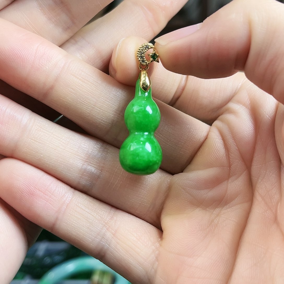 翡翠颈饰未镶嵌吊坠