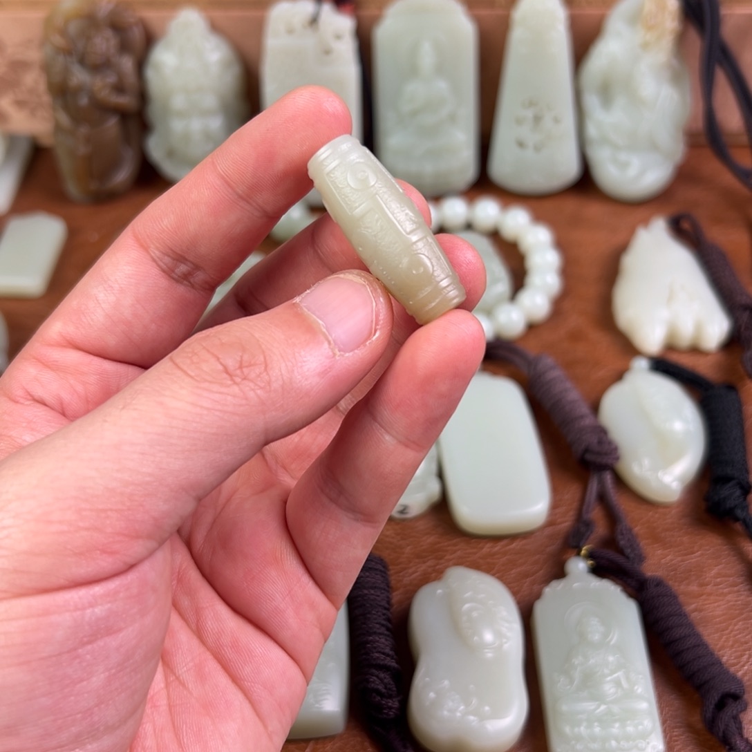 阿***"和田玉（青白玉）未镶嵌颈饰