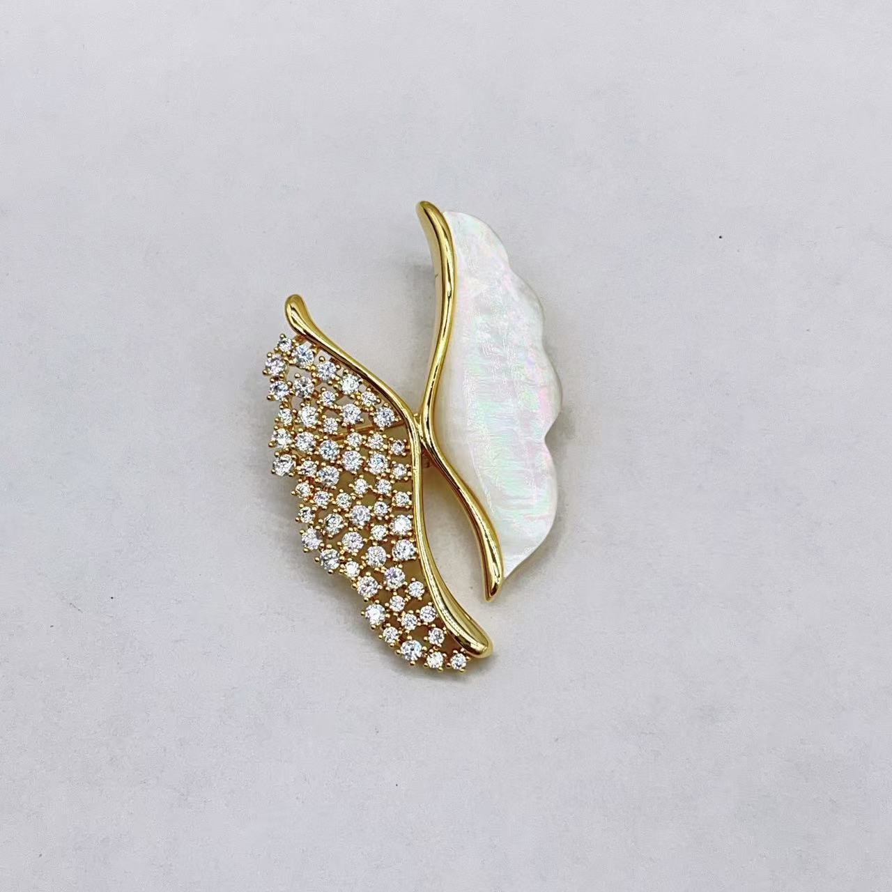 kasiya/卡思雅 铜合金贝壳胸针 白贝蝴蝶胸针优雅气质款